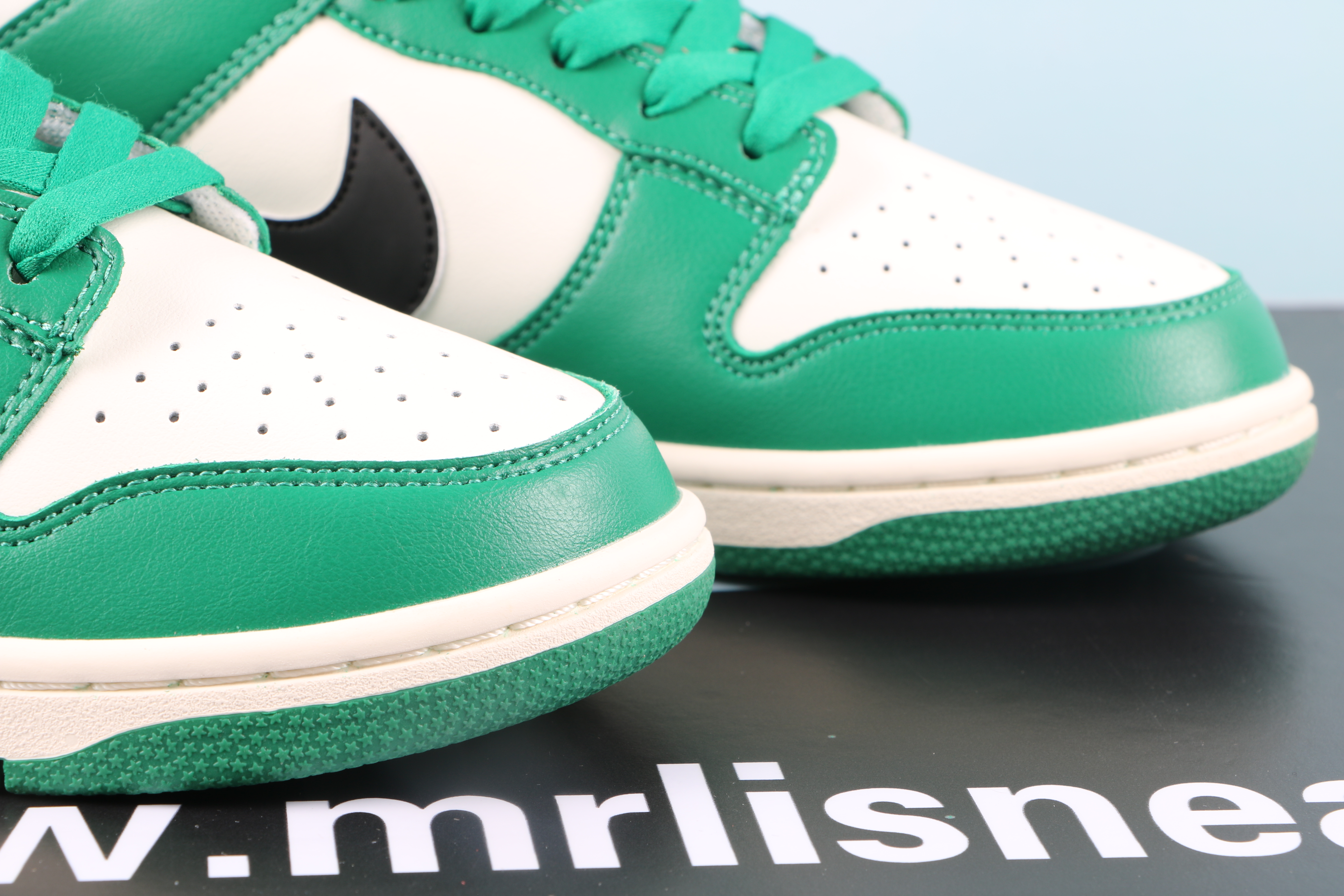 Nike SB Dunk Low"Lottery"