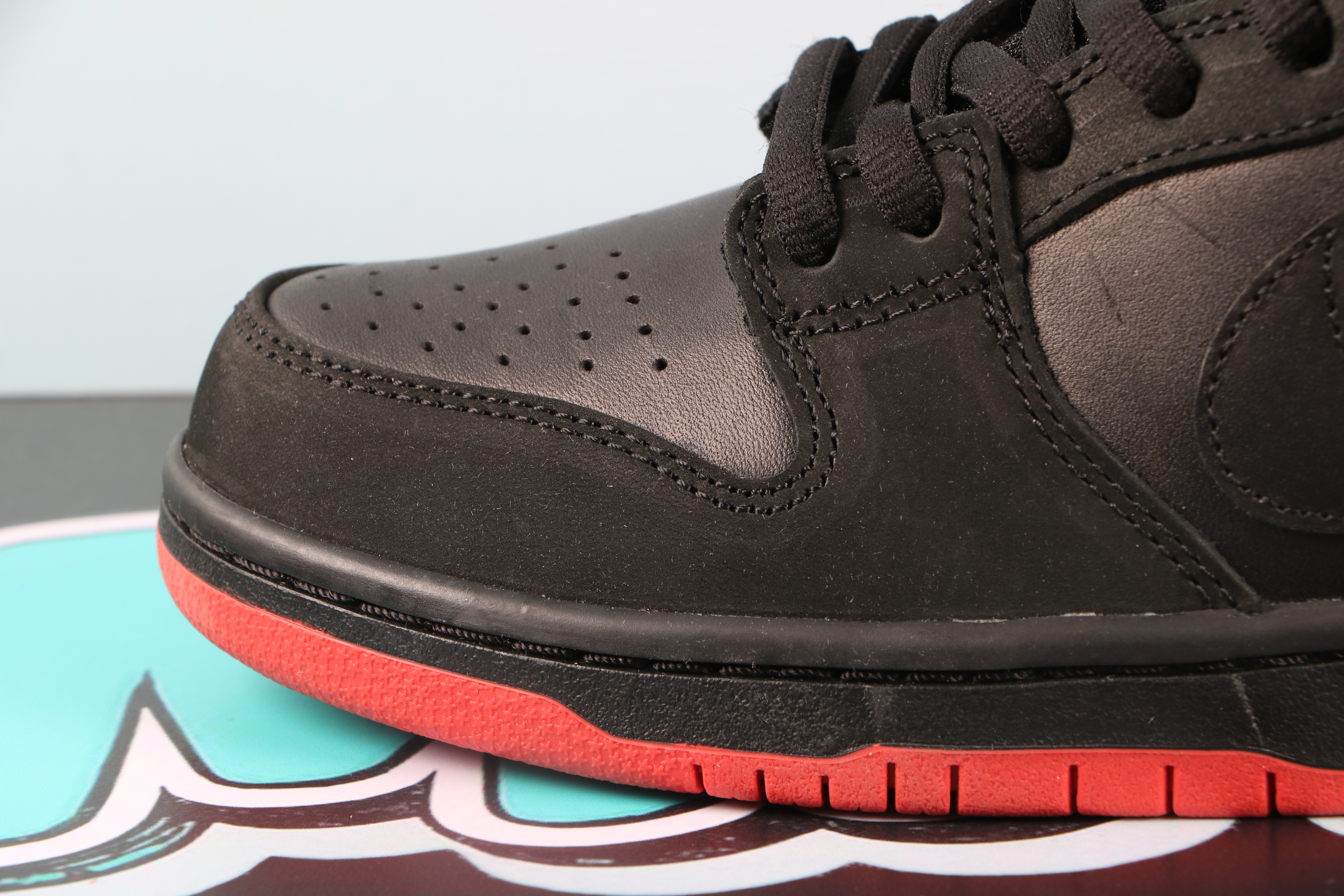 Nike SB Dunk Low Black Pigeon