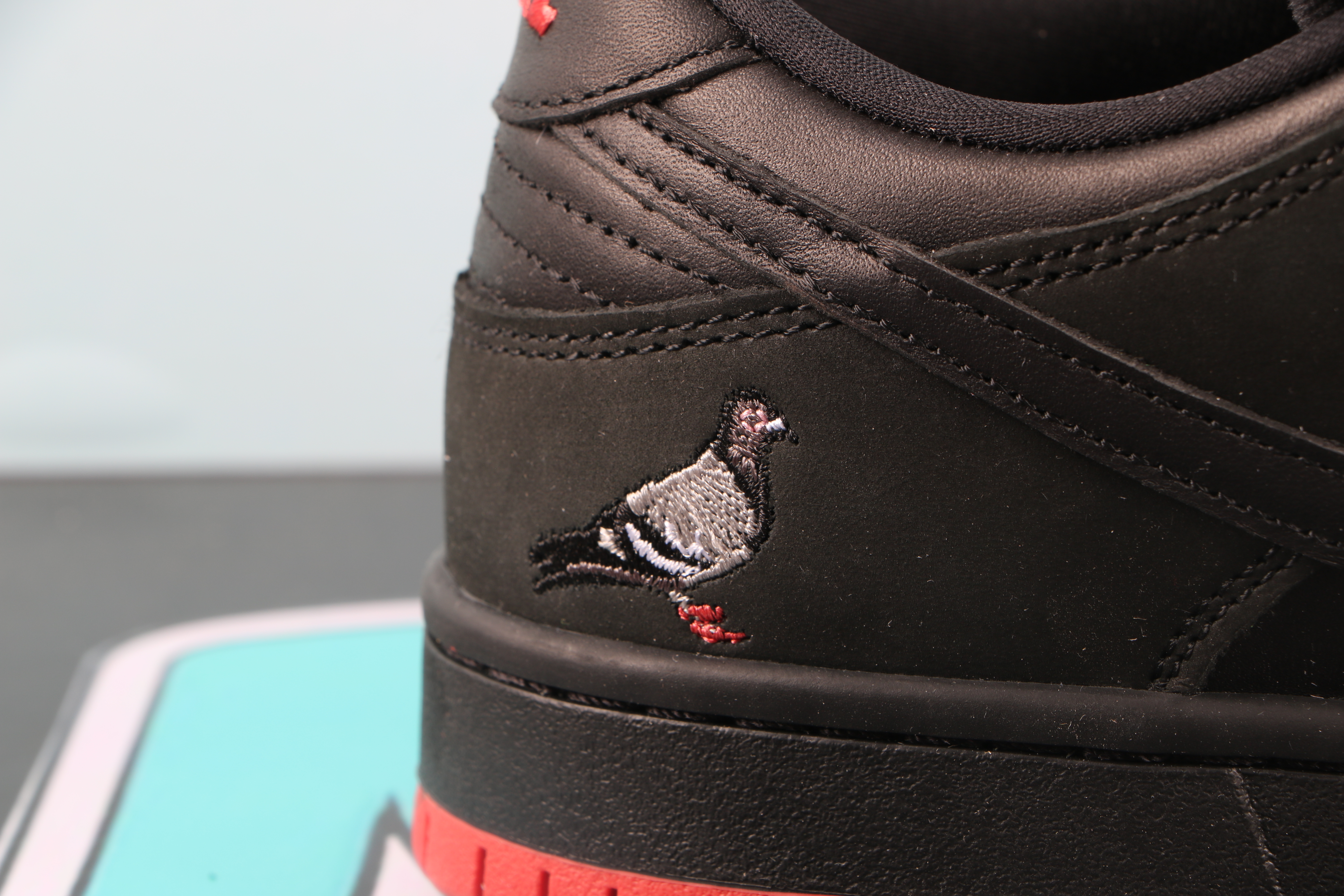 Nike SB Dunk Low Black Pigeon