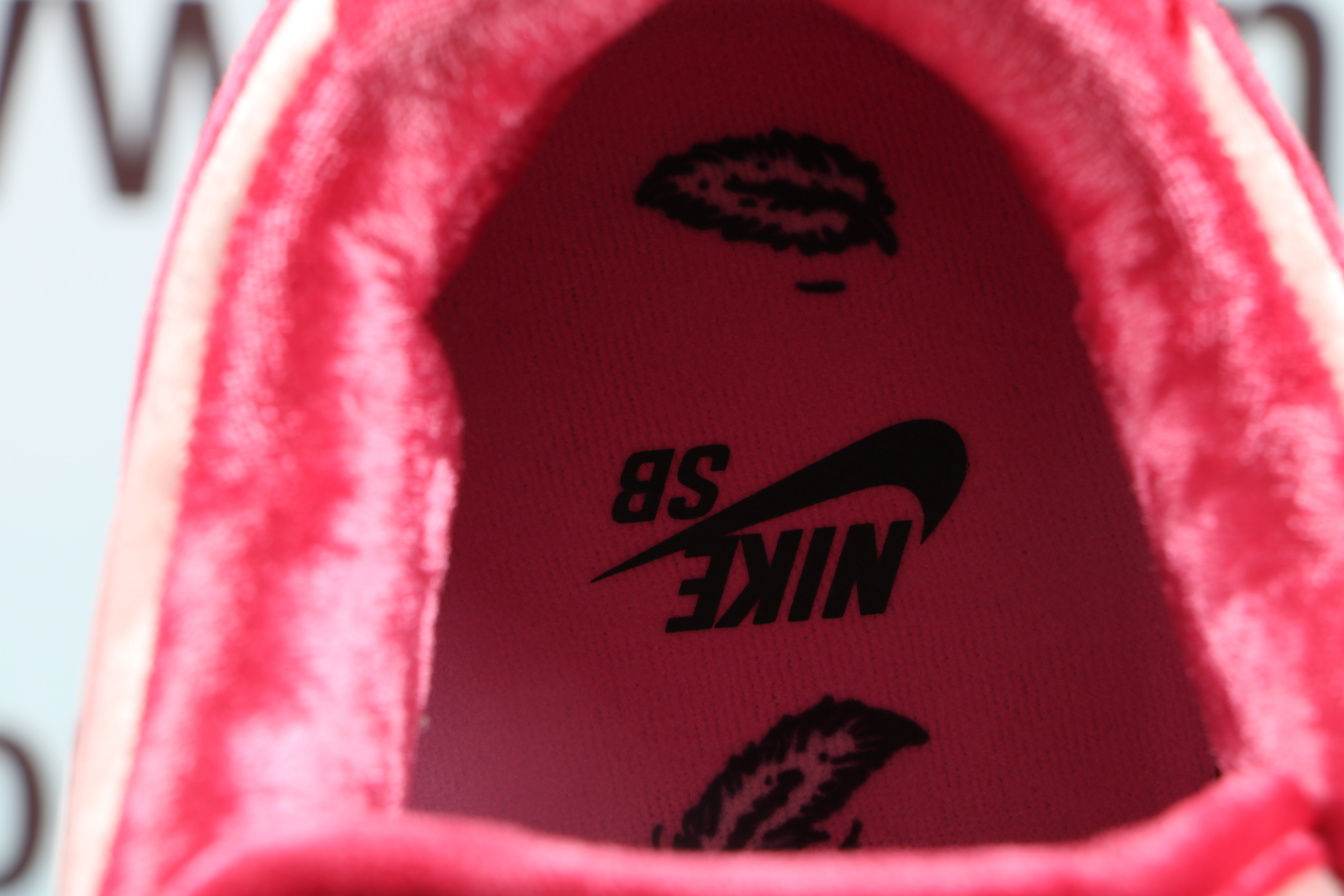 Nike SB Dunk Low StrangeLove Skateboards (Special Box)