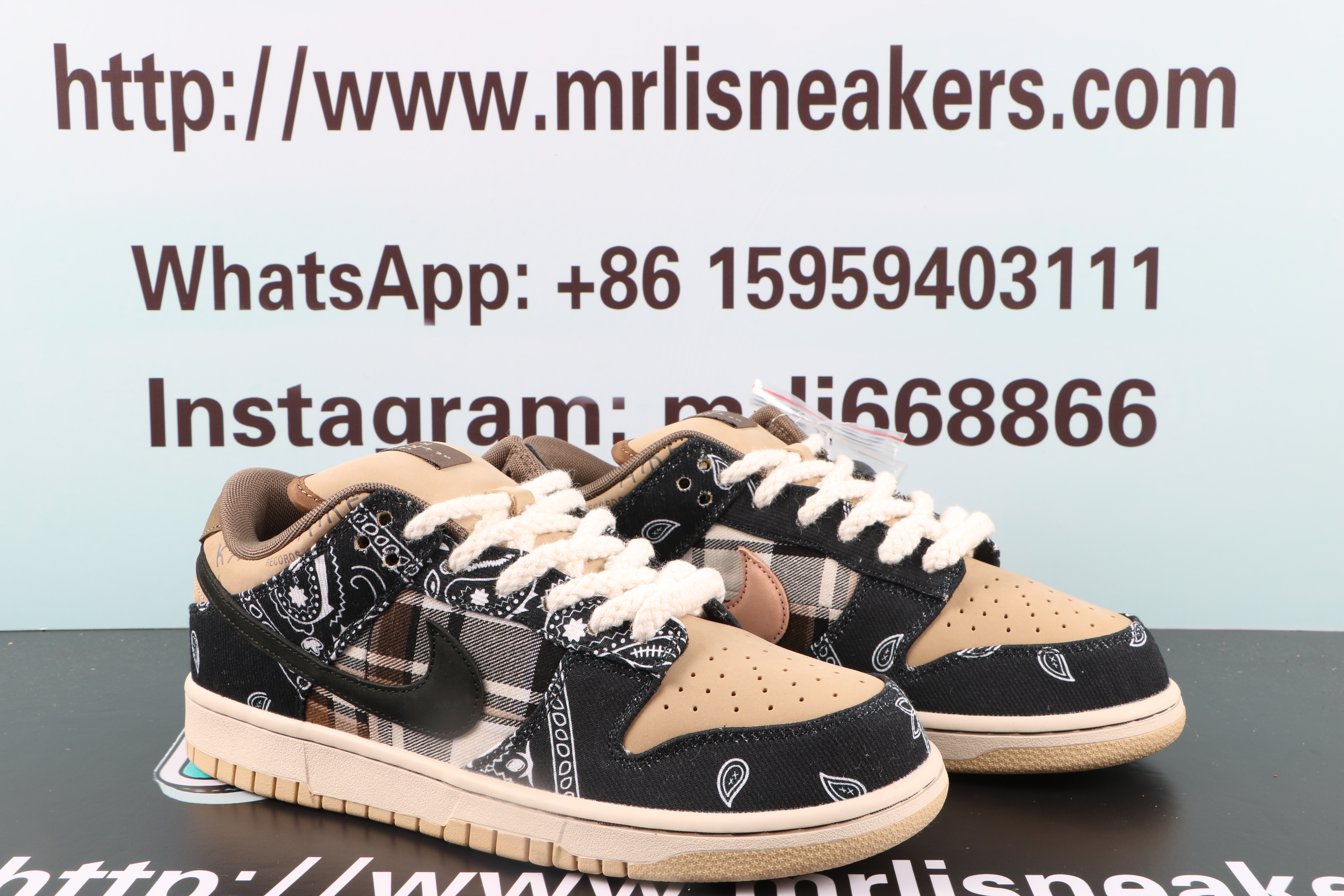 Nike SB Dunk Low Travis Scott (Special Box)