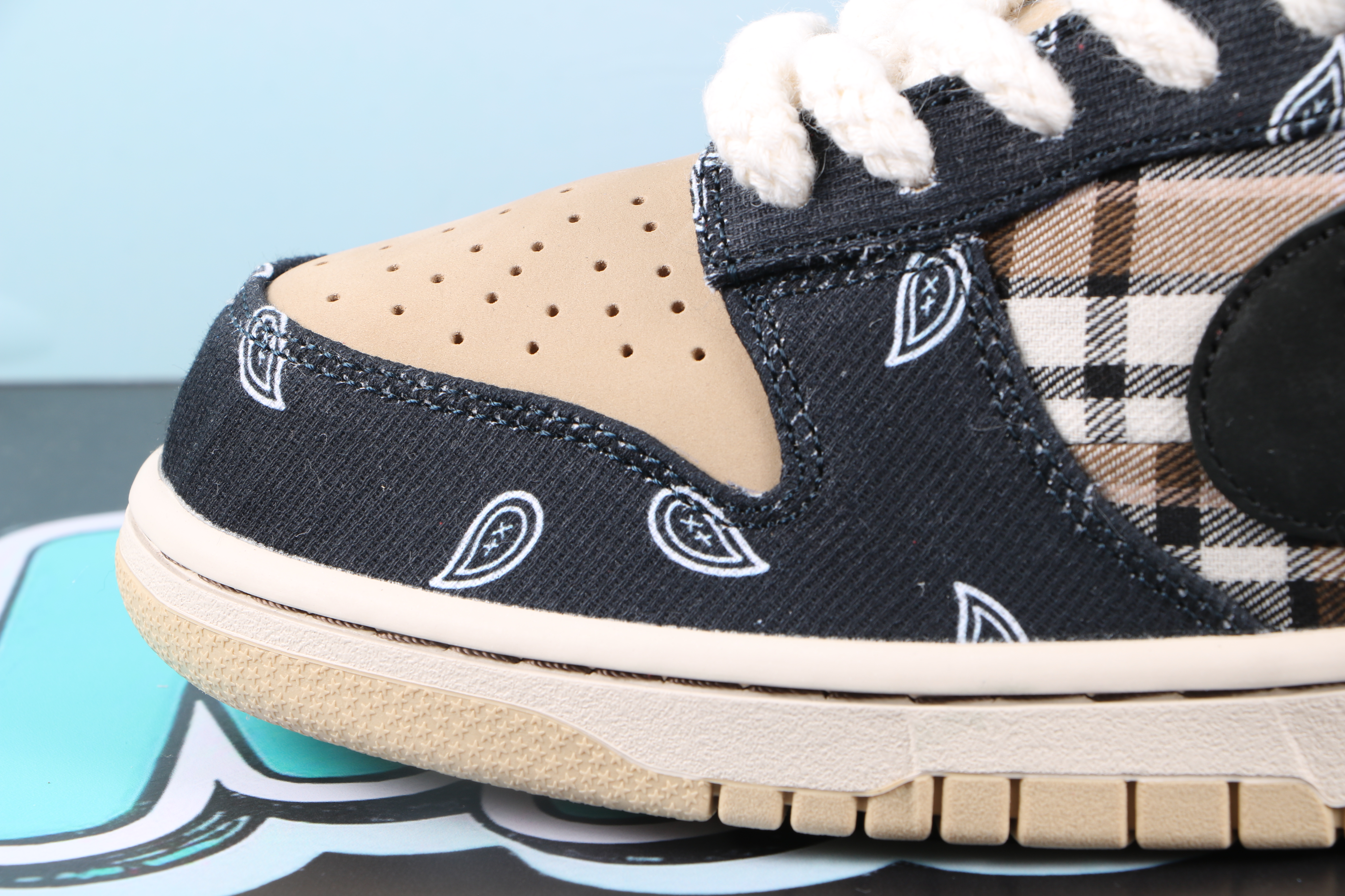 Nike SB Dunk Low Travis Scott (Special Box)