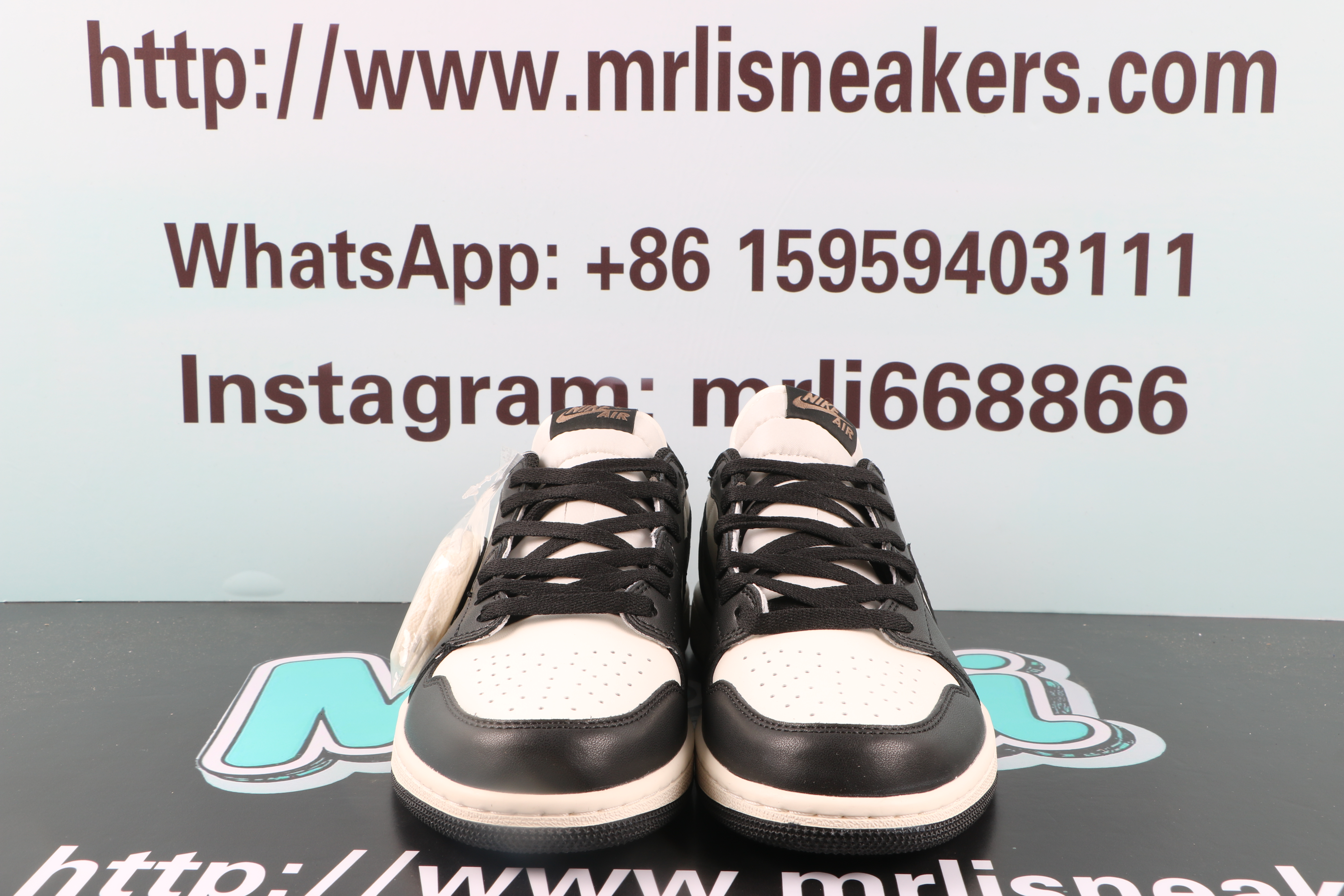 Jordan 1 Retro Low OG Mocha