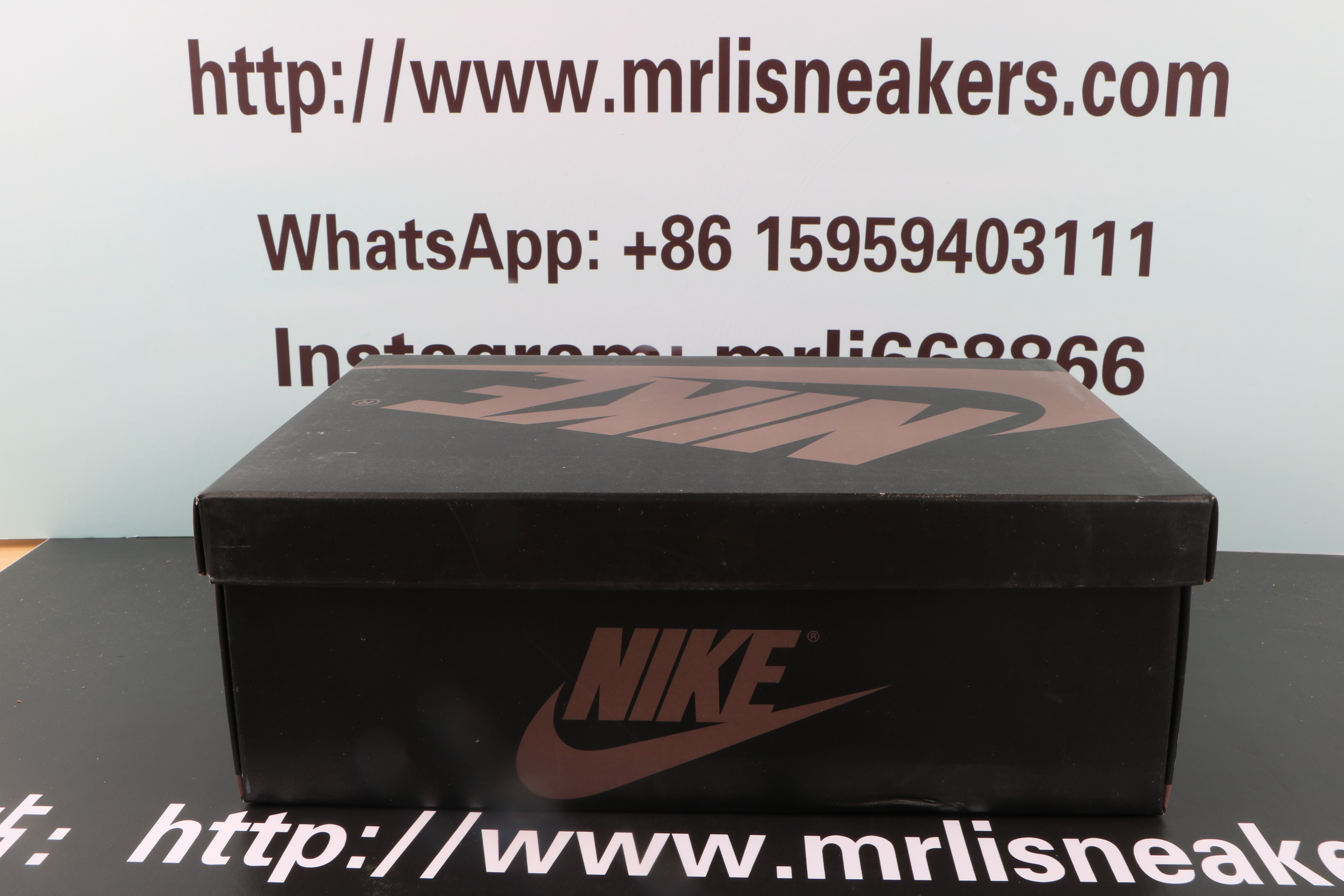 Jordan 1 Retro Low OG Mocha