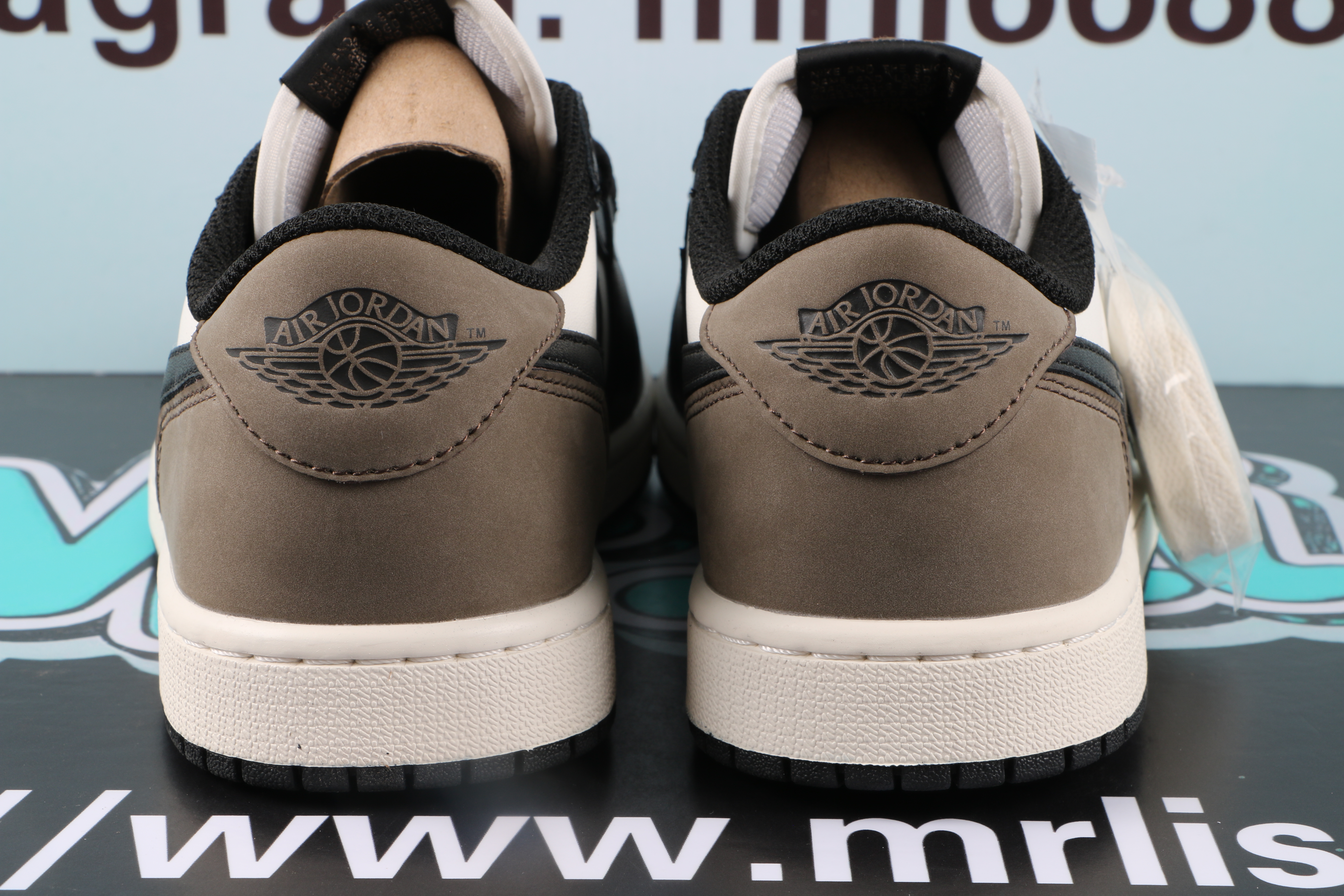 Jordan 1 Retro Low OG Mocha