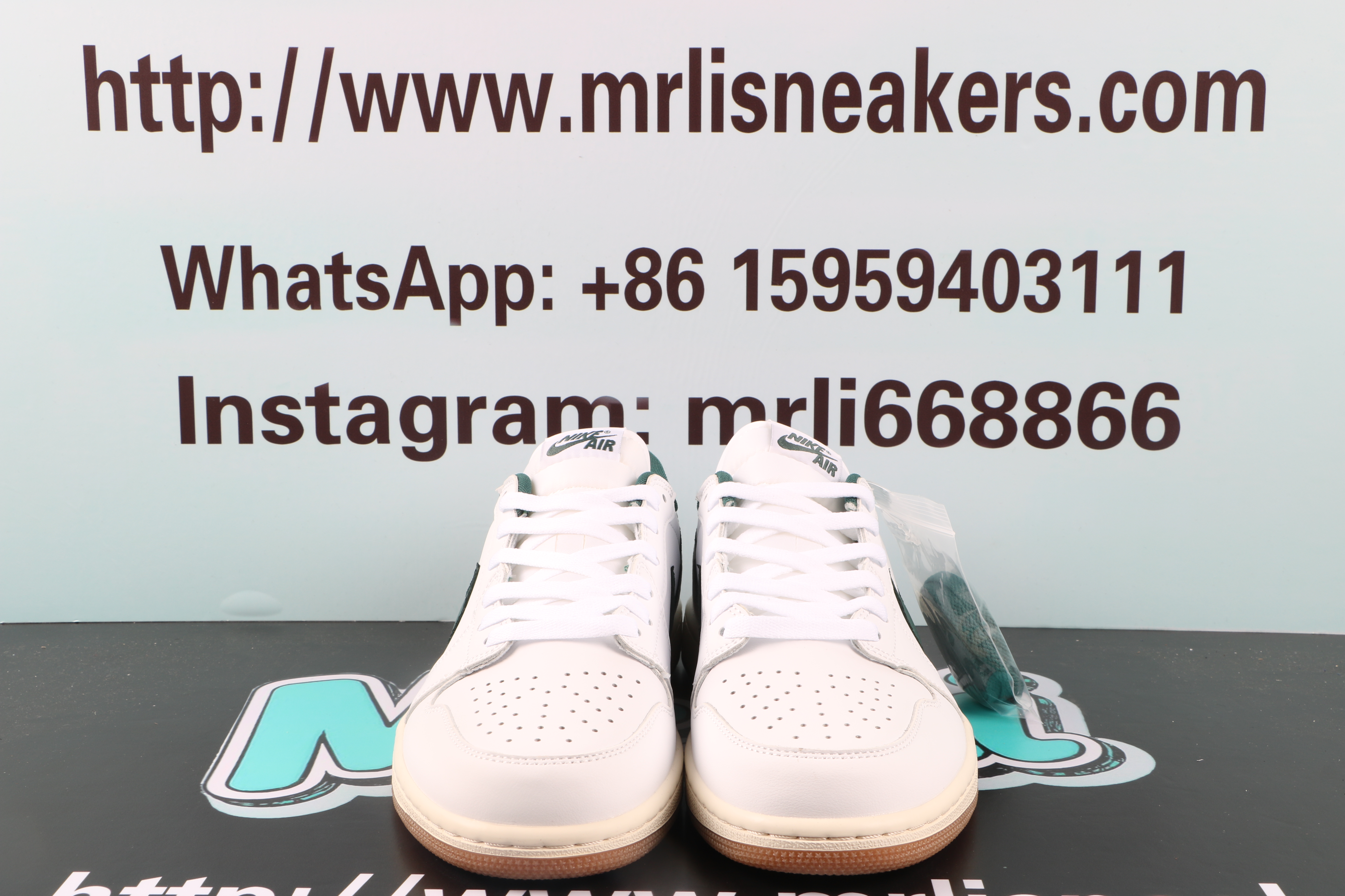Jordan 1 Retro Low Green White