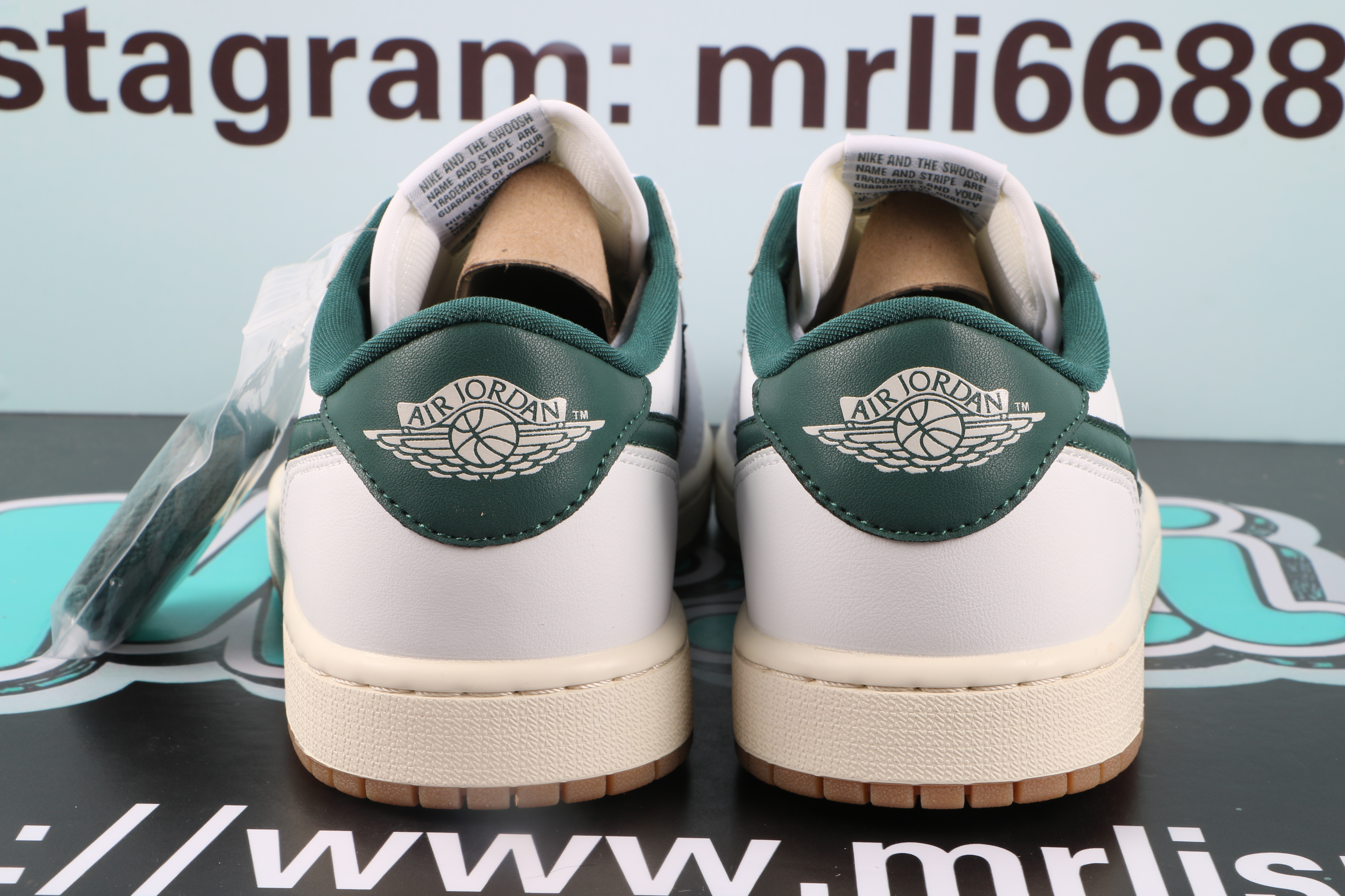 Jordan 1 Retro Low Green White