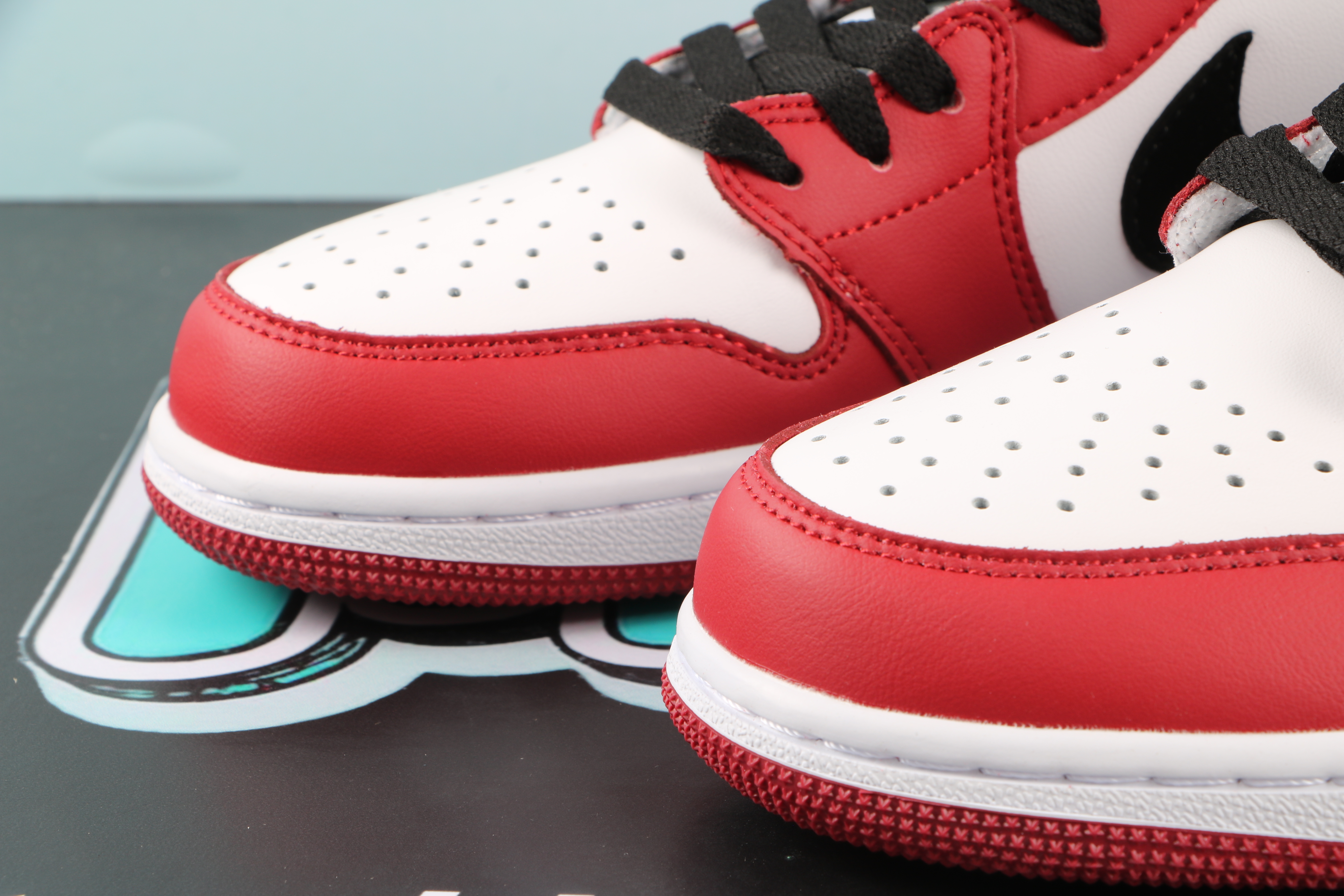 Jordan 1 Retro Low Chicago