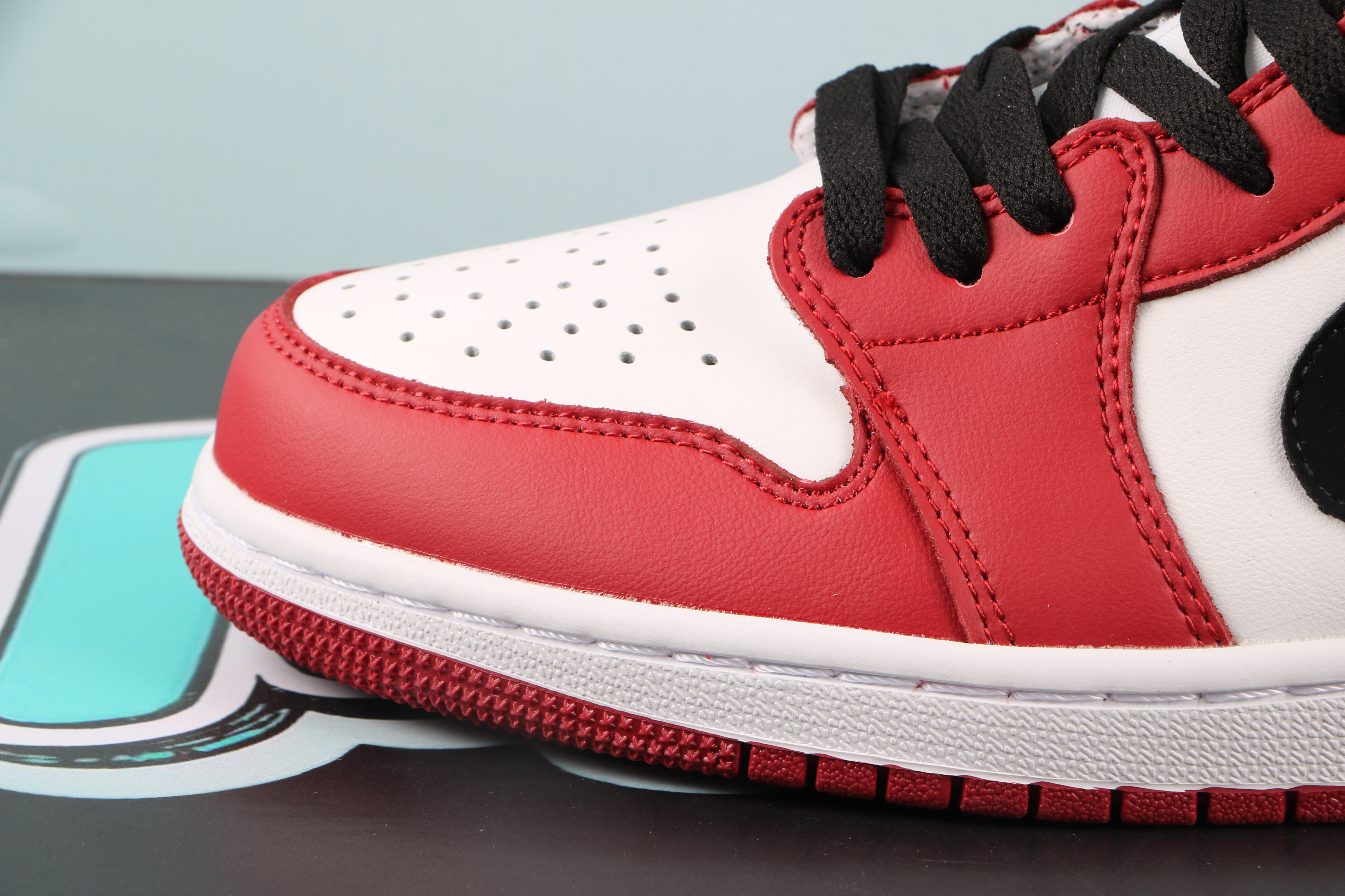 Jordan 1 Retro Low Chicago