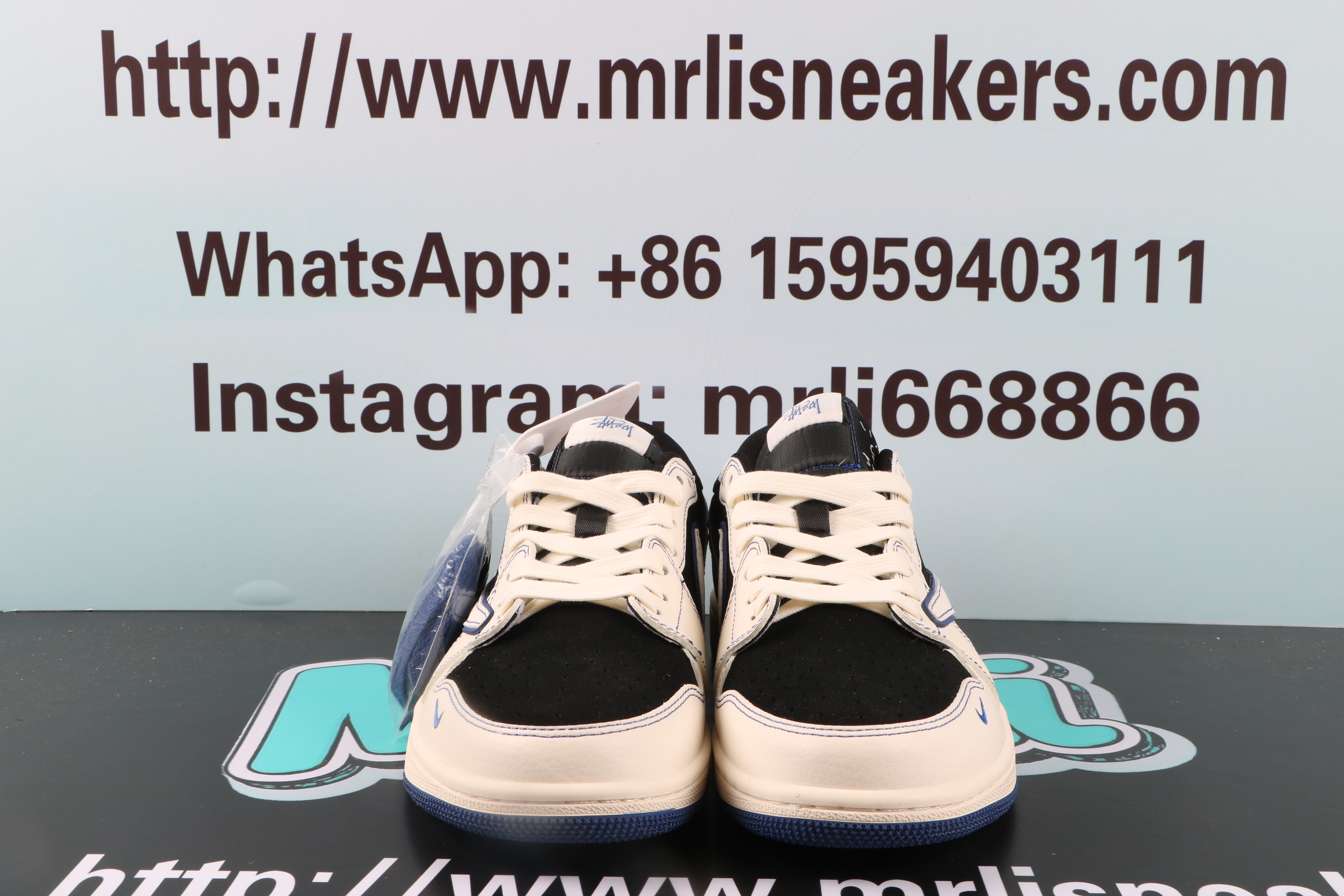 Jordan 1 Low Travis Scott
