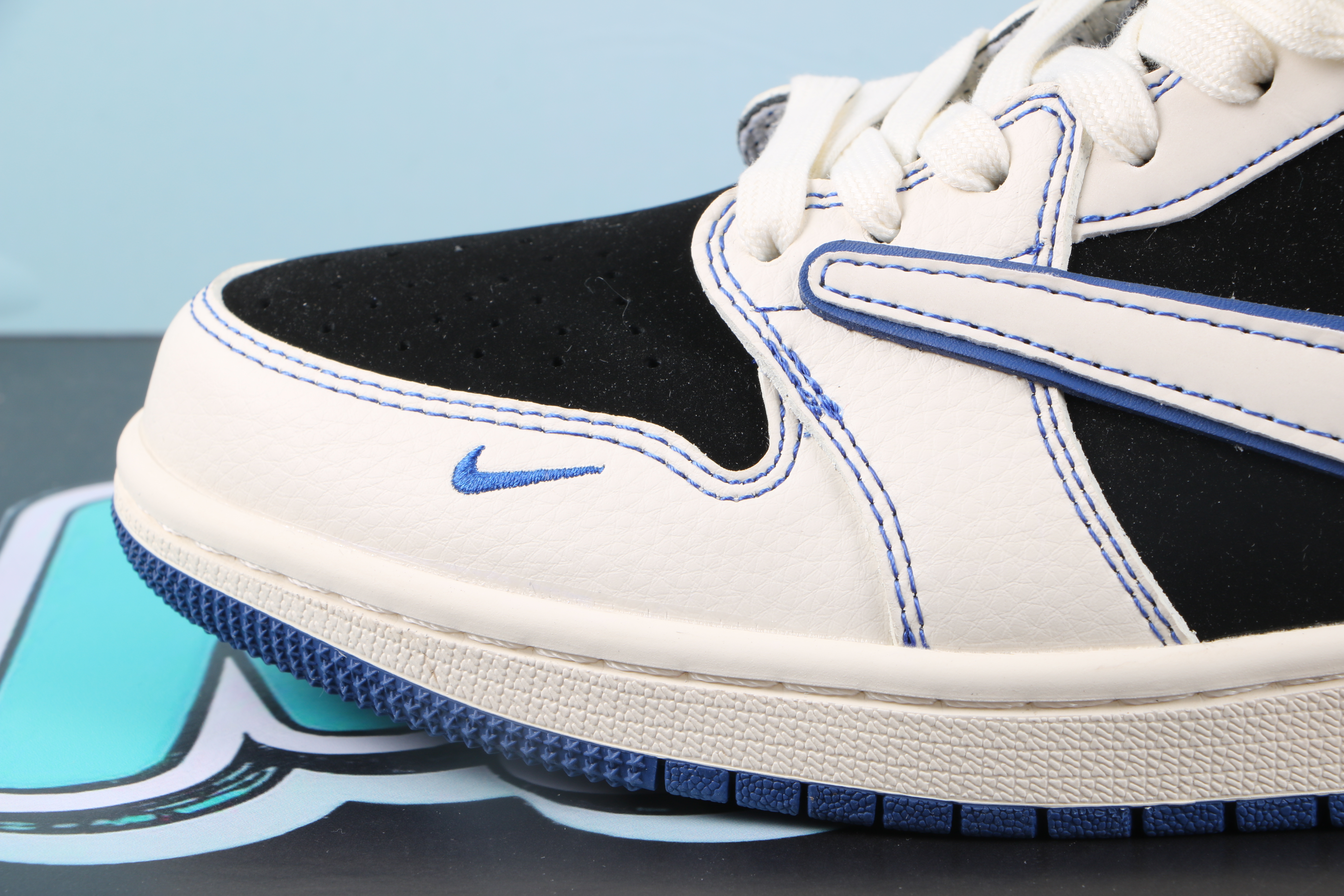 Jordan 1 Low Travis Scott