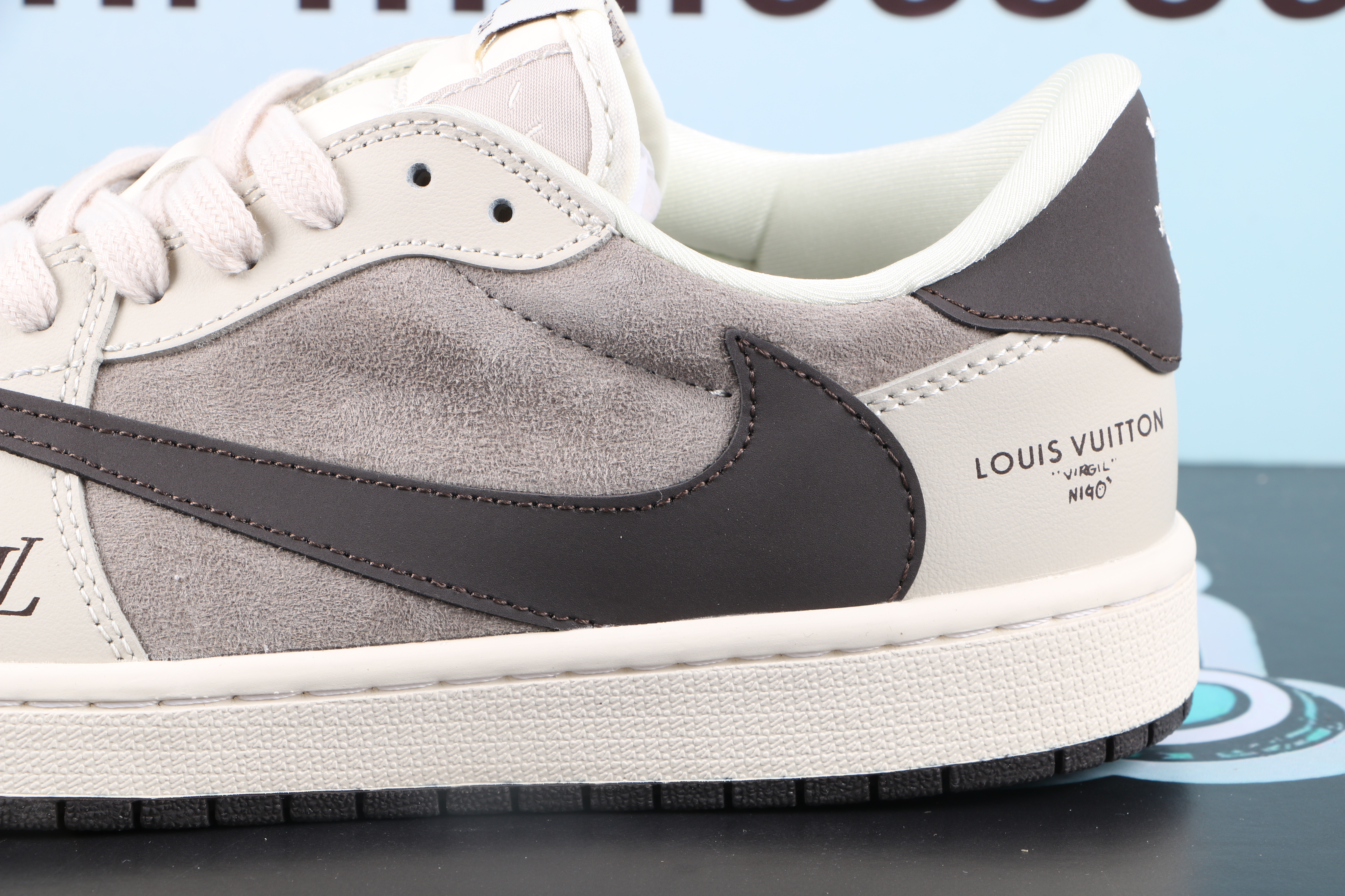 Jordan 1 low Travis Scott Louis Vuitton