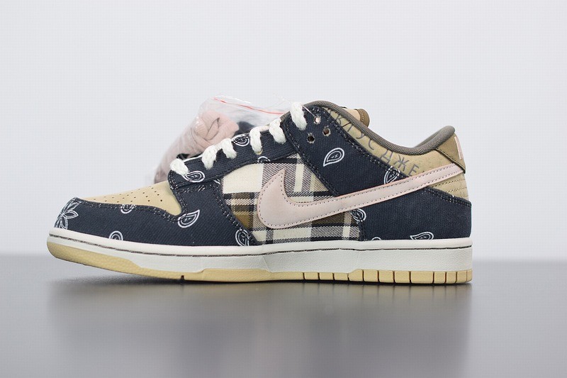 Nike SB Dunk Low Travis Scott (Special Box) Nike SB Dunk Low Travis Scott (Special Box)