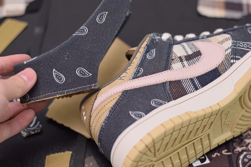 Nike SB Dunk Low Travis Scott (Special Box) Nike SB Dunk Low Travis Scott (Special Box)
