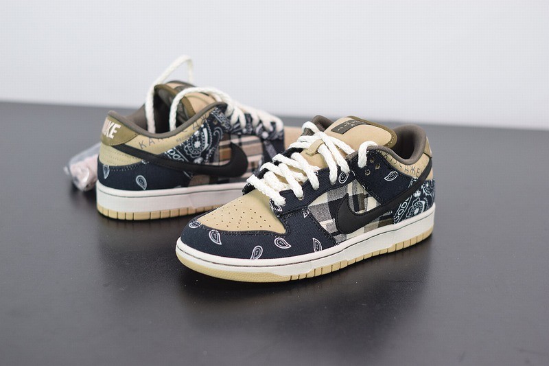 Nike SB Dunk Low Travis Scott (Special Box) Nike SB Dunk Low Travis Scott (Special Box)