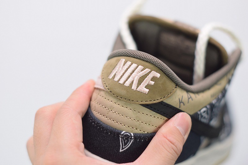 Nike SB Dunk Low Travis Scott (Special Box) Nike SB Dunk Low Travis Scott (Special Box)