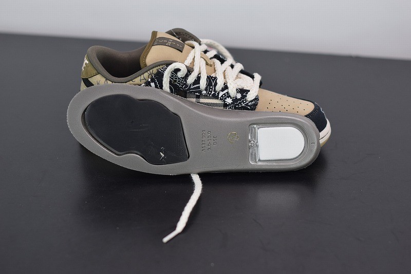 Nike SB Dunk Low Travis Scott (Special Box) Nike SB Dunk Low Travis Scott (Special Box)