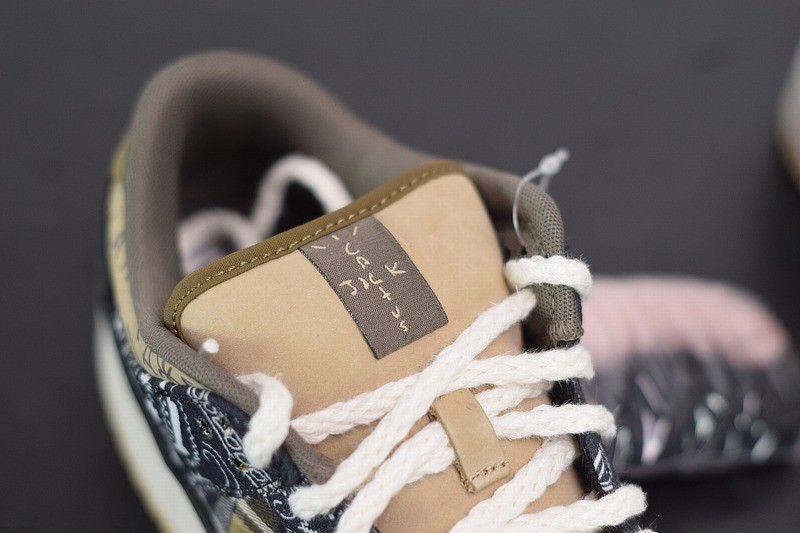 Nike SB Dunk Low Travis Scott (Special Box) Nike SB Dunk Low Travis Scott (Special Box)