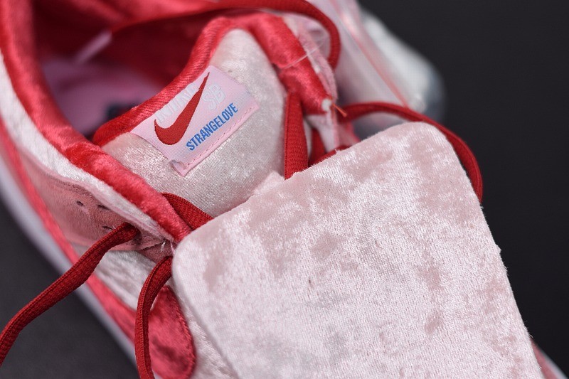 Nike SB Dunk Low StrangeLove Skateboards (Special Box) Nike SB Dunk Low StrangeLove Skateboards (Special Box)