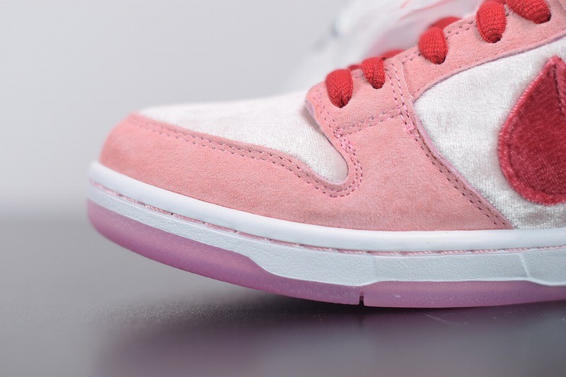 Nike SB Dunk Low StrangeLove Skateboards (Special Box) Nike SB Dunk Low StrangeLove Skateboards (Special Box)