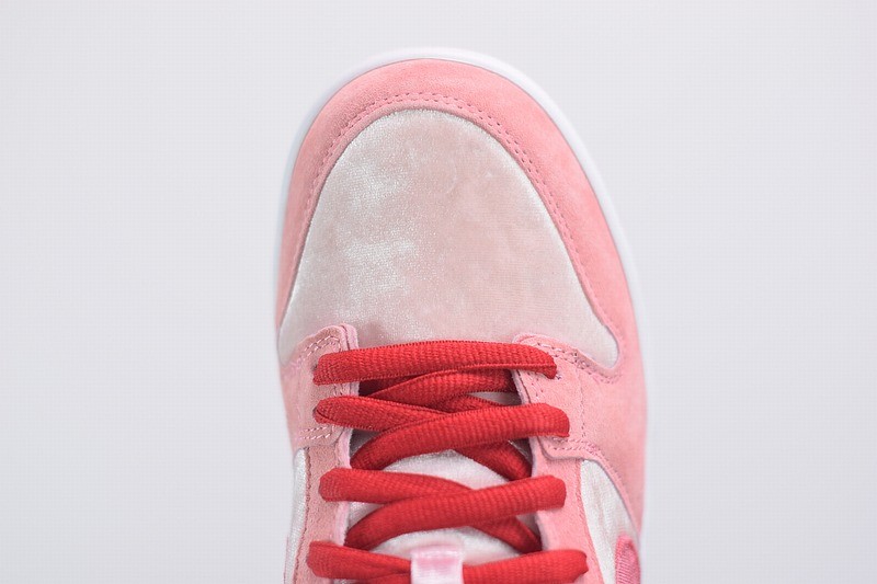 Nike SB Dunk Low StrangeLove Skateboards (Special Box) Nike SB Dunk Low StrangeLove Skateboards (Special Box)