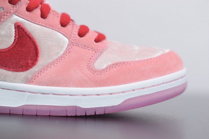 Nike SB Dunk Low StrangeLove Skateboards (Special Box) Nike SB Dunk Low StrangeLove Skateboards (Special Box)