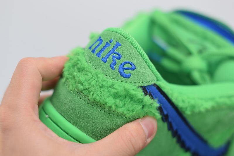 Nike SB Dunk Low Grateful Dead Bears Green Nike SB Dunk Low Grateful Dead Bears Green