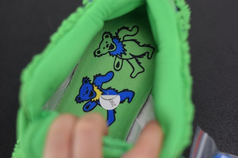 Nike SB Dunk Low Grateful Dead Bears Green Nike SB Dunk Low Grateful Dead Bears Green