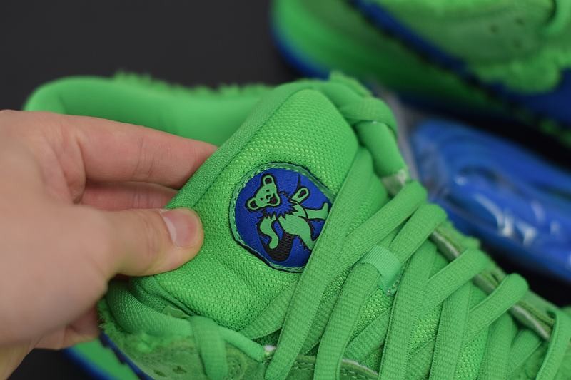 Nike SB Dunk Low Grateful Dead Bears Green Nike SB Dunk Low Grateful Dead Bears Green