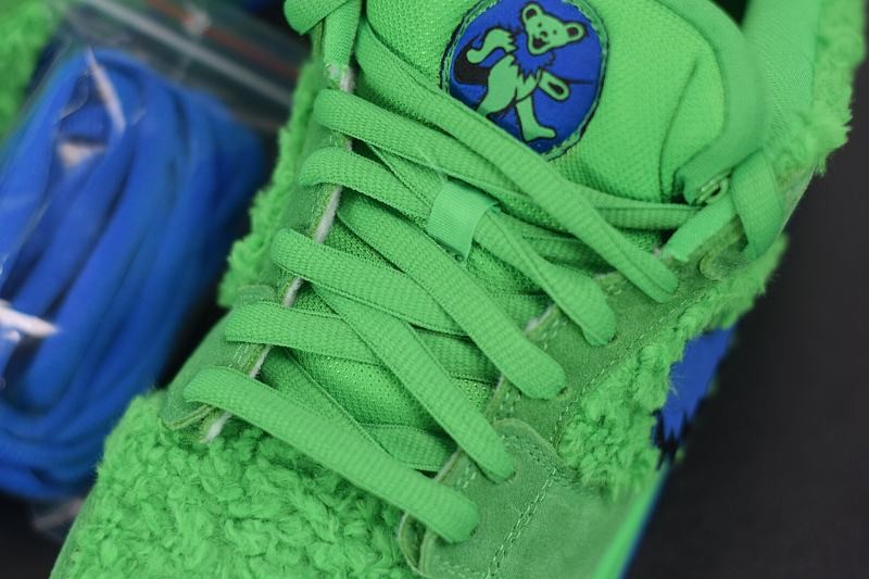 Nike SB Dunk Low Grateful Dead Bears Green Nike SB Dunk Low Grateful Dead Bears Green