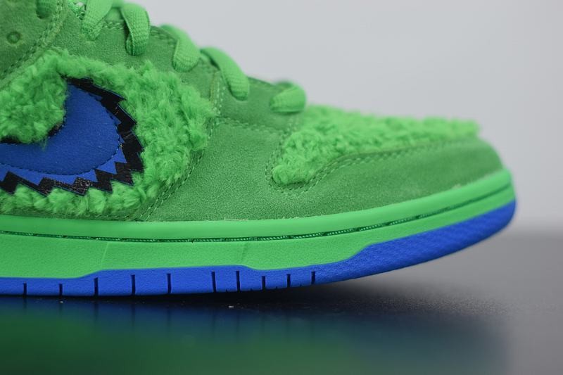 Nike SB Dunk Low Grateful Dead Bears Green Nike SB Dunk Low Grateful Dead Bears Green