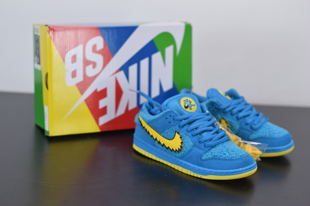 Nike SB Dunk Low Grateful Dead Bears Blue Nike SB Dunk Low Grateful Dead Bears Blue