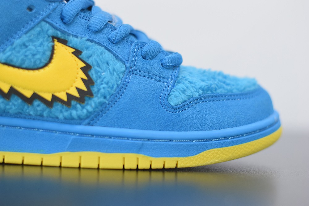 Nike SB Dunk Low Grateful Dead Bears Blue Nike SB Dunk Low Grateful Dead Bears Blue