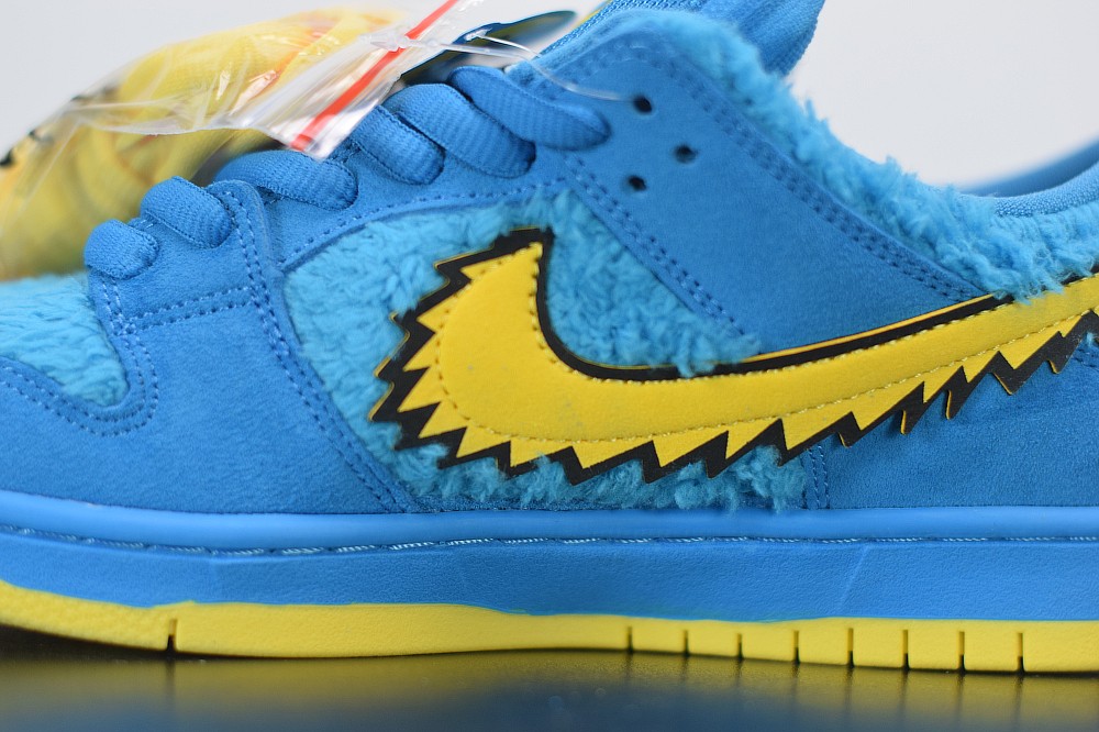 Nike SB Dunk Low Grateful Dead Bears Blue Nike SB Dunk Low Grateful Dead Bears Blue