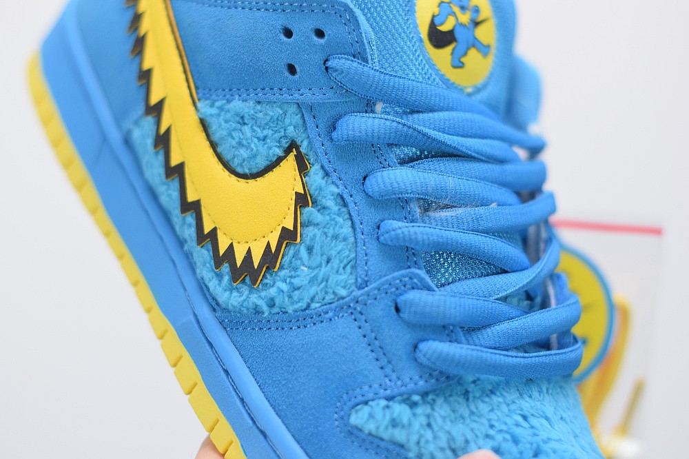 Nike SB Dunk Low Grateful Dead Bears Blue Nike SB Dunk Low Grateful Dead Bears Blue