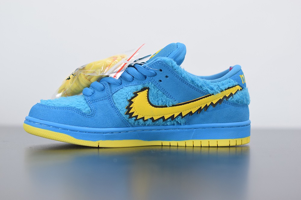 Nike SB Dunk Low Grateful Dead Bears Blue Nike SB Dunk Low Grateful Dead Bears Blue