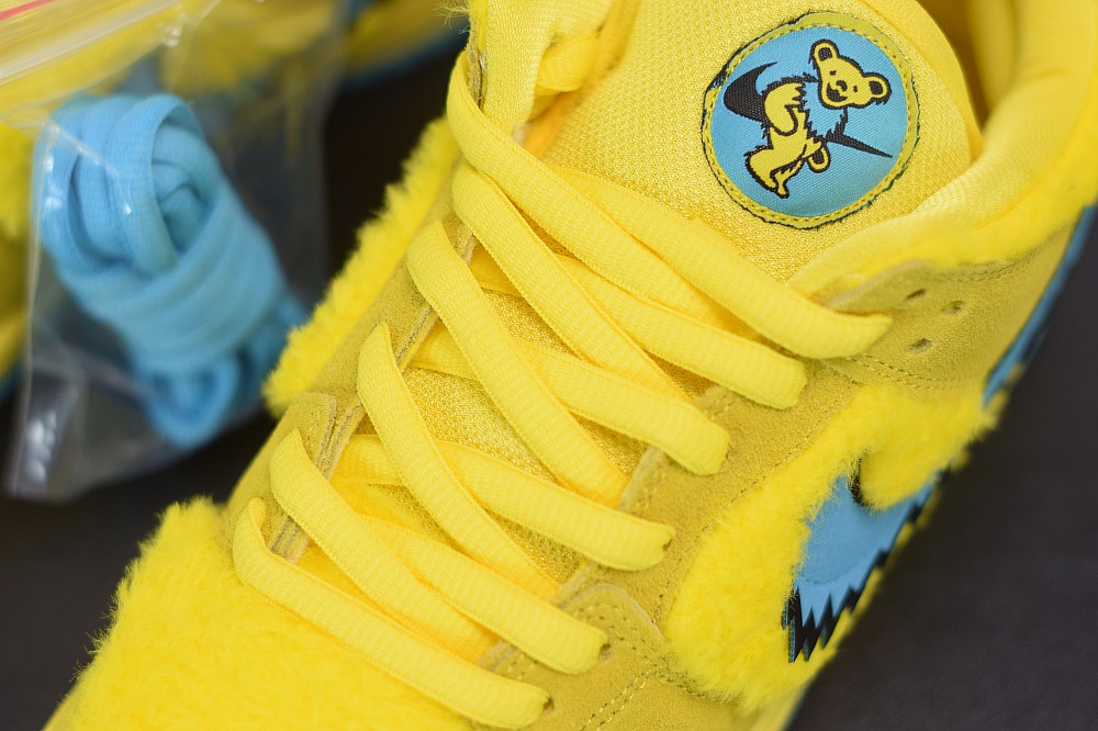 Nike SB Dunk Low Grateful Dead Bears Opti Yellow Nike SB Dunk Low Grateful Dead Bears Opti Yellow