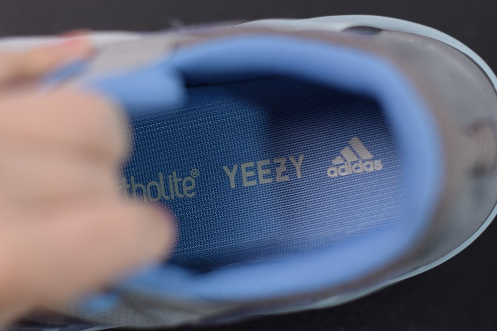 Yeezy Boost 700 Carbon Blue Yeezy Boost 700 Carbon Blue