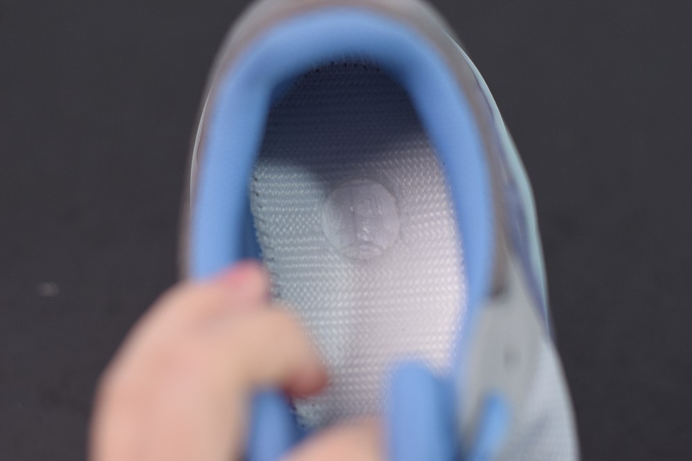 Yeezy Boost 700 Carbon Blue Yeezy Boost 700 Carbon Blue