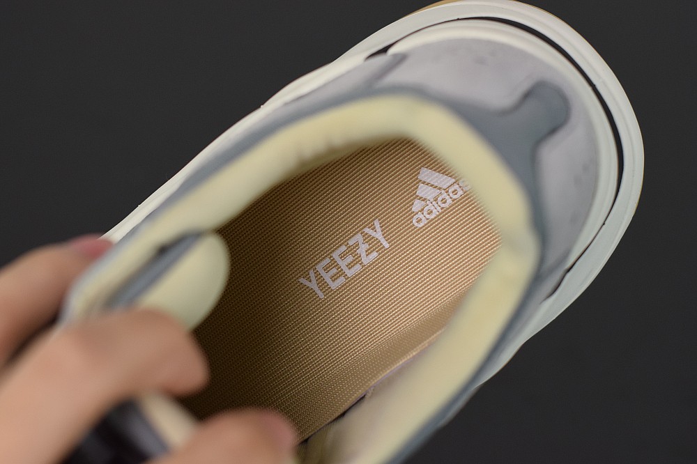Yeezy Boost 700 Magnet Yeezy Boost 700 Magnet