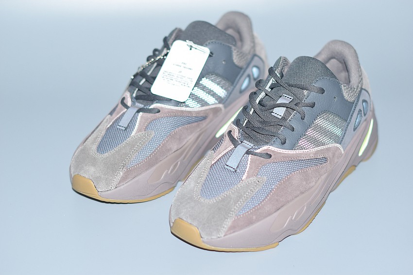 Yeezy Boost 700 Mauve Yeezy Boost 700 Mauve