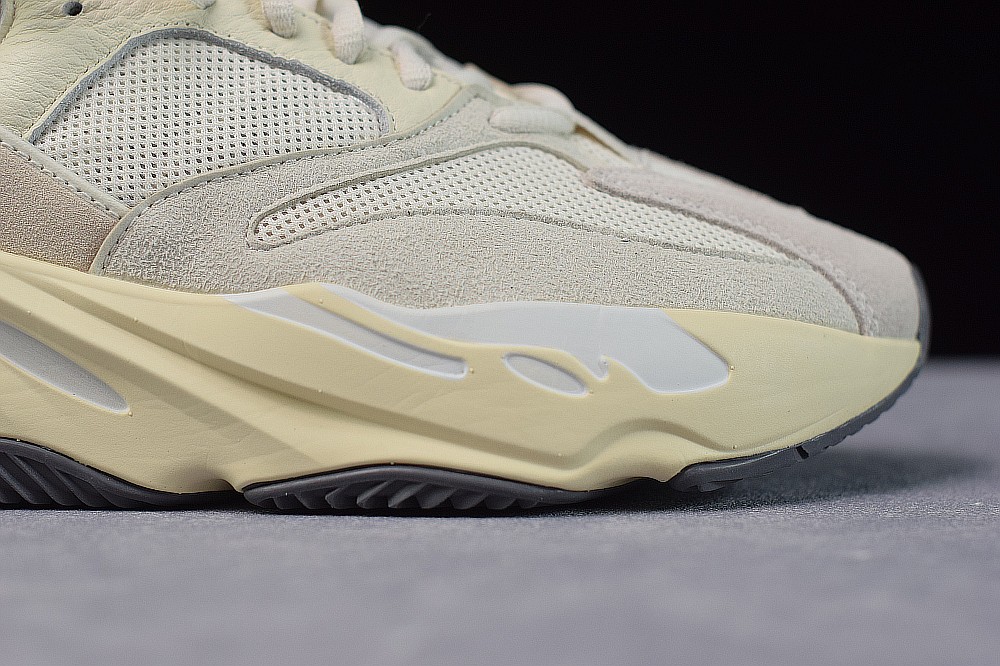 Yeezy Boost 700 Analog Yeezy Boost 700 Analog