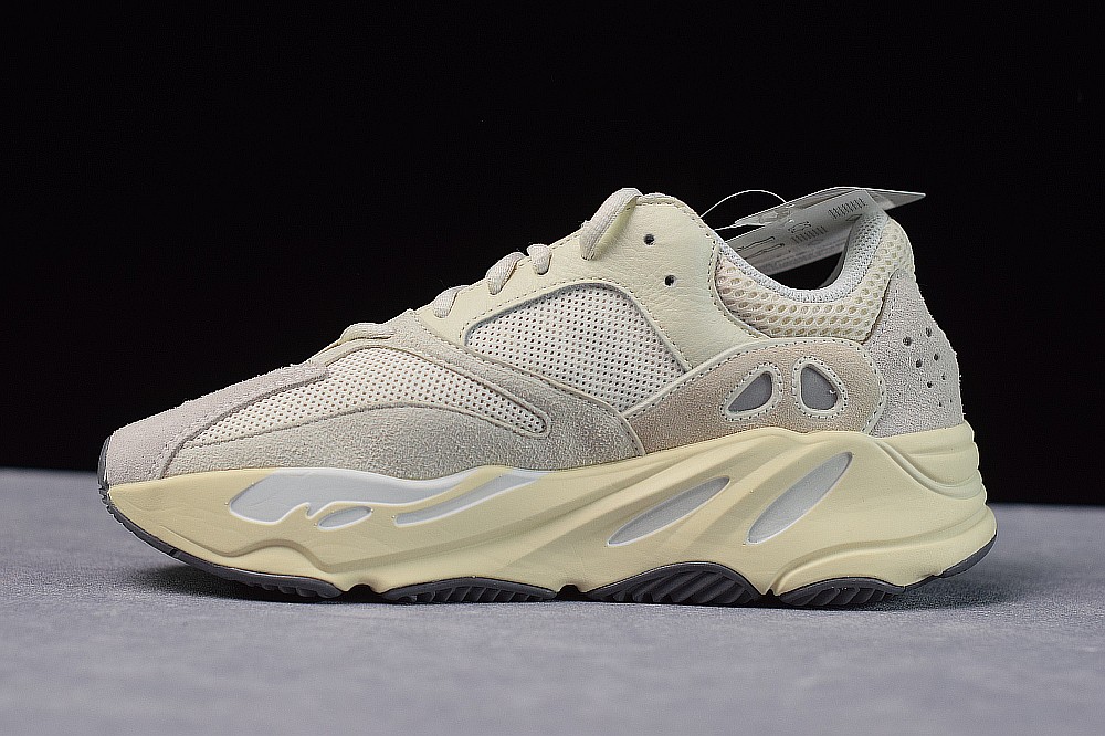Yeezy Boost 700 Analog Yeezy Boost 700 Analog