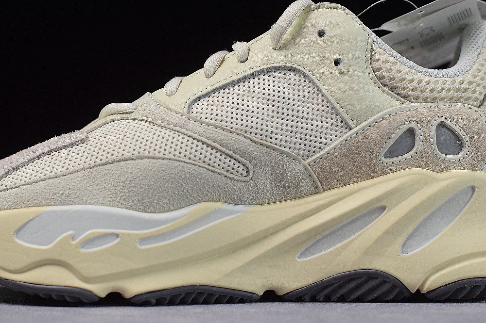 Yeezy Boost 700 Analog Yeezy Boost 700 Analog