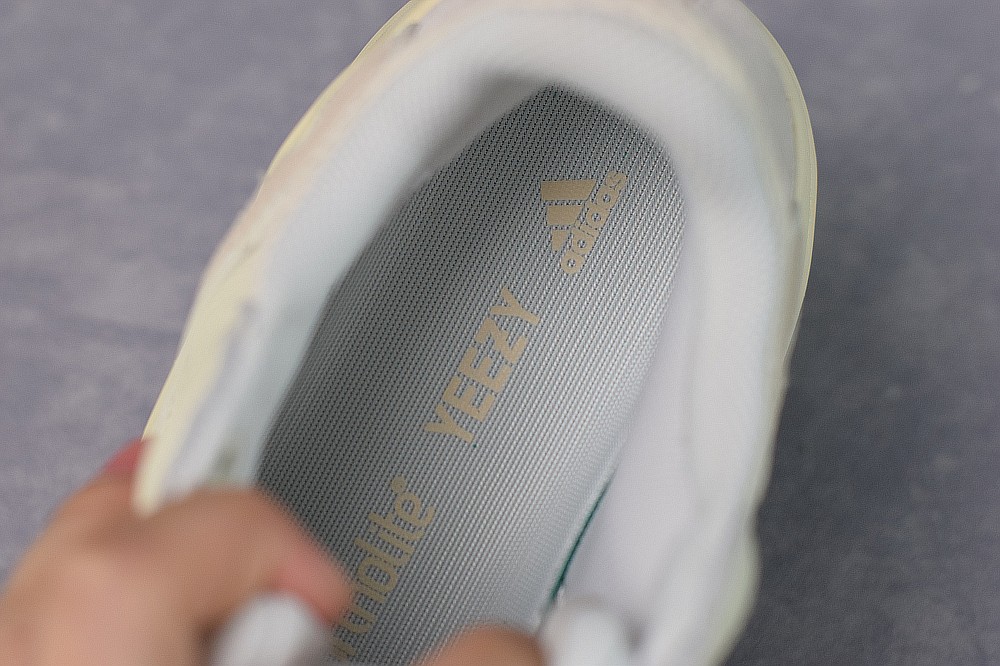 Yeezy Boost 700 Analog Yeezy Boost 700 Analog