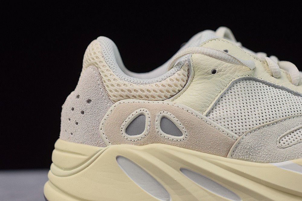 Yeezy Boost 700 Analog Yeezy Boost 700 Analog