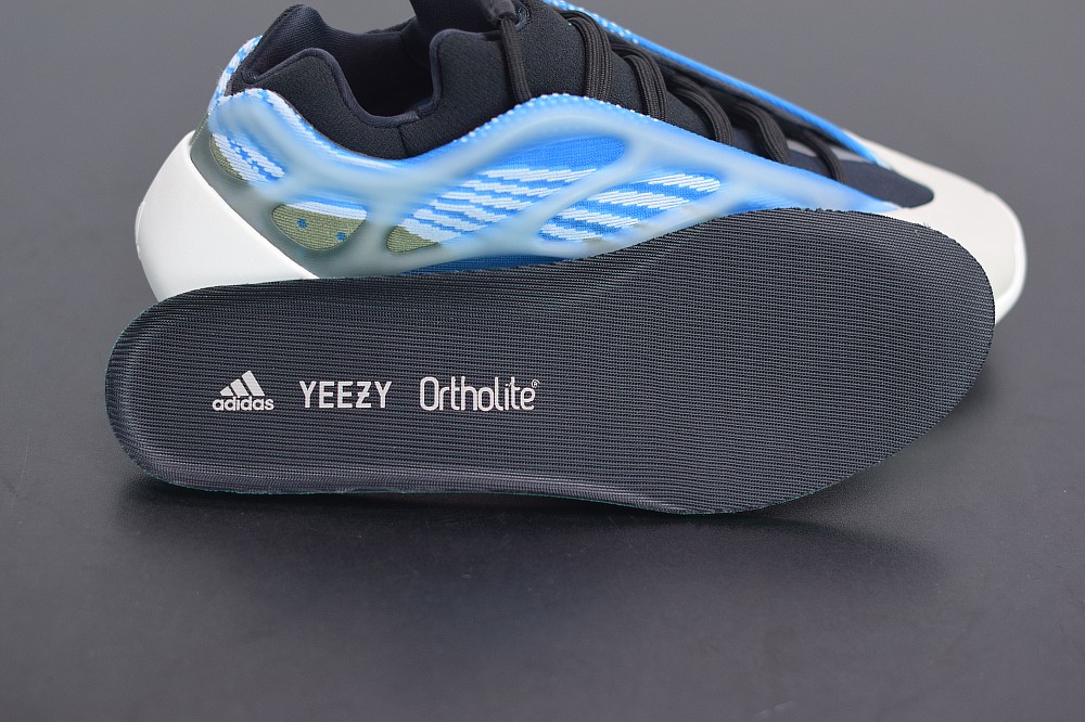 Yeezy Boost 700 V3 Azareth Yeezy Boost 700 V3 Azareth