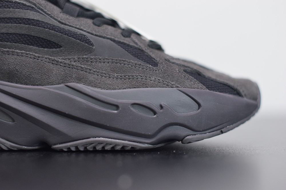 Yeezy Boost 700 V2 Vanta Yeezy Boost 700 V2 Vanta