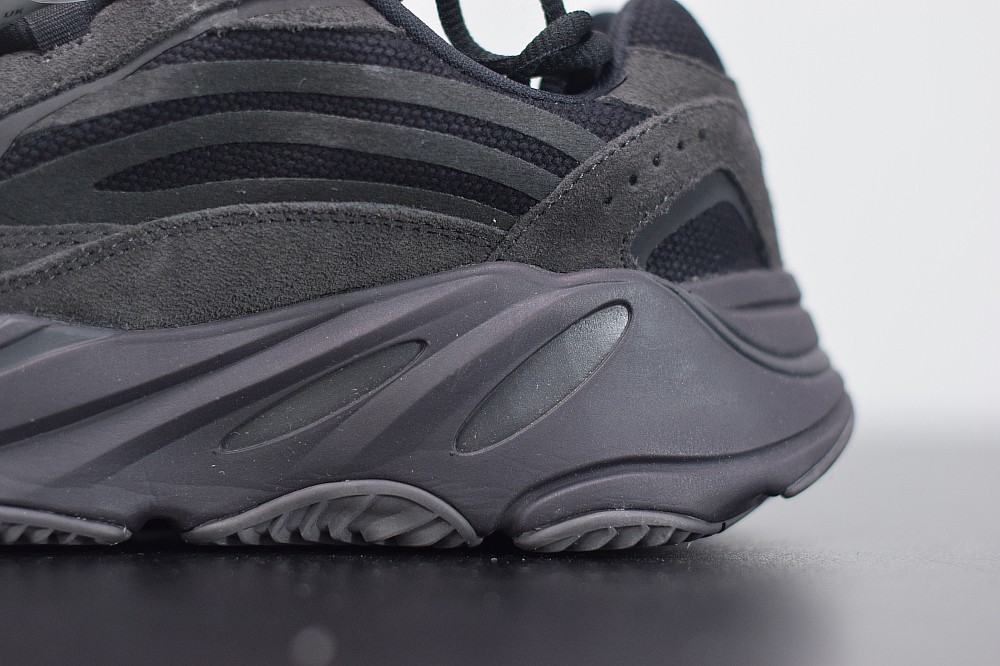 Yeezy Boost 700 V2 Vanta Yeezy Boost 700 V2 Vanta