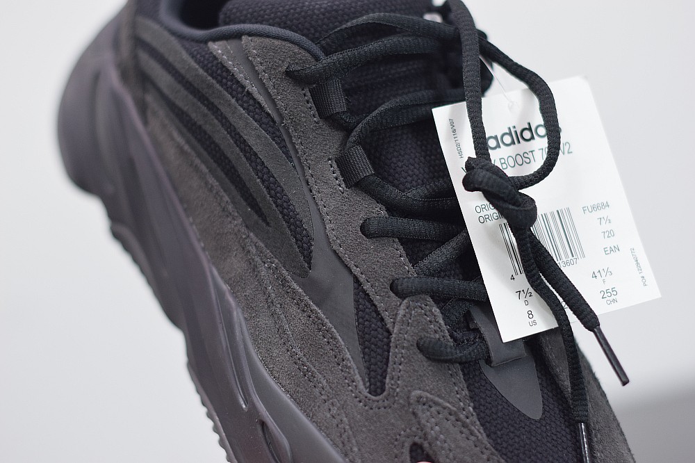 Yeezy Boost 700 V2 Vanta Yeezy Boost 700 V2 Vanta